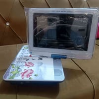 📢 فرصة للبيع 🔥 جهاز شاشة مع DVD بحالة ممتازة يشغل أفلام من فلاش وكارت ...