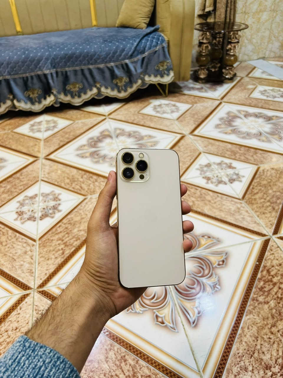 ايفون 13 برو ماكس الجهاز نظيف ومكفول الذاكره 256 ملحقاته كامله سعر 650 شراي اتصل***********
