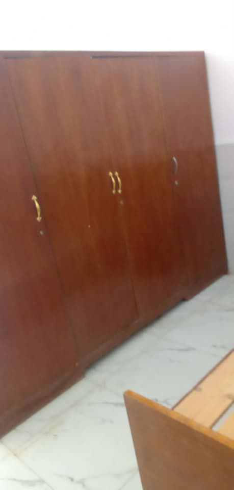 السلام عليكم 
متاح غرفة نوم احطاطة مرتبه 
اي استفسار اتصل على الرقم 
***********
