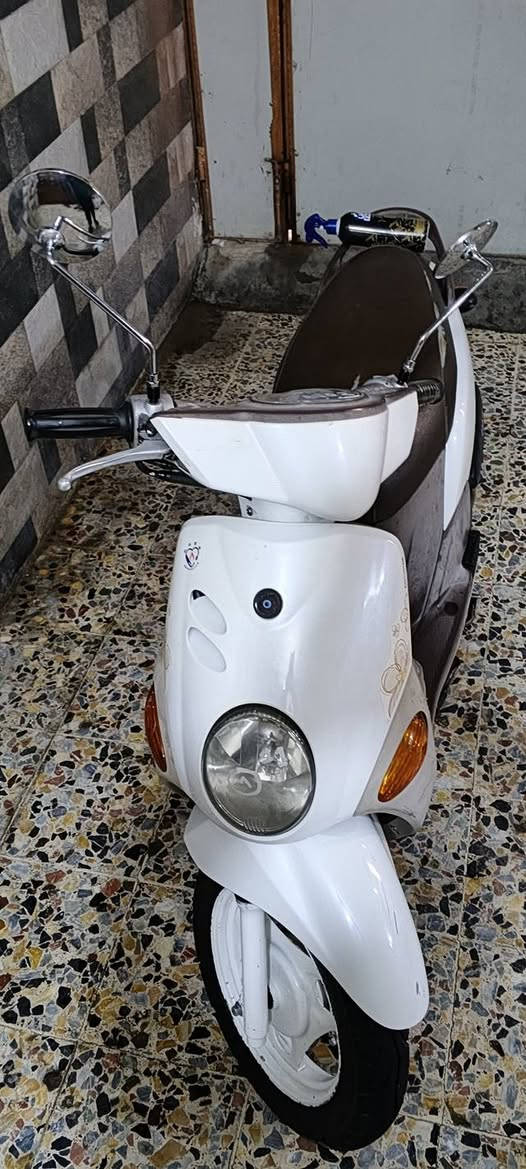 السلام عليكم ..
دراجة فله للبيع 
درجة حلوة مامعيوبه
ختم الكفر والمكينة مثل الختم 
بيها كتف اشياير رباعي ومري استيل للجماليه 
المكان بغداد مدينة الصدر 
الرقم ***********
السعر / مليون وبيها مجال بسيط 
ملاحظة اليدة مال البريك الخلفي موجودة ...
