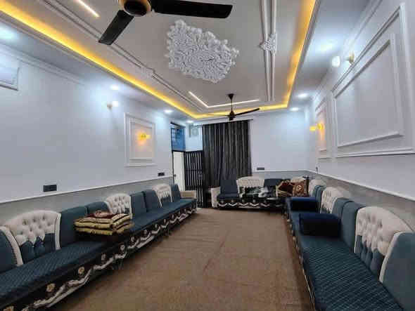 🏡دار للبيع🏡
المساحة:200 متر مربع ***********
عدد الطوابق:طابقين
نوع السند:#طابو_زراعي_سند_٢٥_أقرار
السعر:(155) مليون دينار #قابل_للتفاوض

تفاصيل الطابق الأول:
غرفتين
صالة
مطبخ 
صحيات عدد 2
استقبال
كراج كبير/مكشوفه 2

تفاصيل الطابق الثاني:
غرفتين + سويتات (كل غرفة بحمام)
صالة
سطح
مطبخ شتايكر

الميزات:
ماء
كهرباء
قريب من: سوق/مدارس/تبليط #عرض_20

الموقع:🏡 (#توجد_جميع_المساحات)
نجف/شارع الصب عمود 335
شارع جسر الشهداء
 #ملاحضه_يبعد_عن_الجسر90متر ***********
