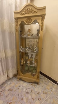 خزانة • للبيع