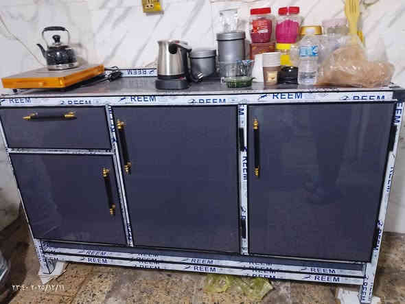 السلام عليكم عندي غراض بيت جديده استعمال شهر للبيع بغداد  مكاني شهداء البياع 

تخم قنفات لون اسود   5 قطع 10 مقاعد  قطعتين إكبار وحظه وسط  قطعتين اصغار   مع طبله وسطيه جام   سعره 650 الف
كاونتر المنيوم جديد السنك مرمر  الملحق قياس 2 متر والقطعه الي جوا 2 متر السنك قياسه 120 سعره 375 الف 
 
الغساله جديده رايدها 200 الف 

المبرده  جديده رايدها  80 الف  
 

غرفه النوم مشتريها قبل شهر بمليون ووثمنميه    تسع قطه الغرفه جديده  رايدها مليون و200 الف  

الدوشك  جديد الاصلي رايده 250 الف 
البنكه  جديده رايدها 40 الف 

الدولاب الصغير  ابيعه 75 الف 

الثلاجه نضيفه أبيعها  90 الف 

الغراض مستعجل عل بيعتهم 

الرقم ***********. واتساب موجود
