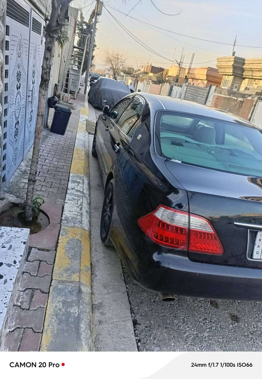 شاهینە 2006 بڕاوە      سعری 48گەڵا 
گەورە بەبچوک 
بەسمە ڕەساسی 
بڕاوە  
بێ چاڵو شوخت سەقفی زۆر جوان 
کامل کامل مەسرەف کراوە  
برێک بەسراوە 
ساردوو گەرمی بەسراوە  
4تایە تازە  
یەک هه زاری مەسرەفی تیا بوو  2گەڵاو بۆ ئەبڕم 
ناو کرێمی   
کوشن کارەبا ئاوێنە کارەبا ئاوێنە هیتەر لایت ناوچە کوێر 
لەڕەسمەکان جوانتر نەبوو مەیبە 
شوێن بڕاوەی چاک کراوەتۆ سەیارەی  ماڵە  ئەداغڵ بوە یەک دەسە  ڕۆنی گێڕو مەکینەی گۆڕاوە 
ئۆیل کاچکانی بۆ بەسراوە بێ دووکەڵ   
بێ تەقەو ڕەقە   چرکەی تیا نیە 
مووشتەرین نیت سەری منوو خۆشوو مەیەشێنە لەگەڵ ڕێزم    گۆڕینەوە بەس بەشاهینە ئەکەم
ژم.*********** شوێن دەورو بەری هه ڵەبجەی شەید
