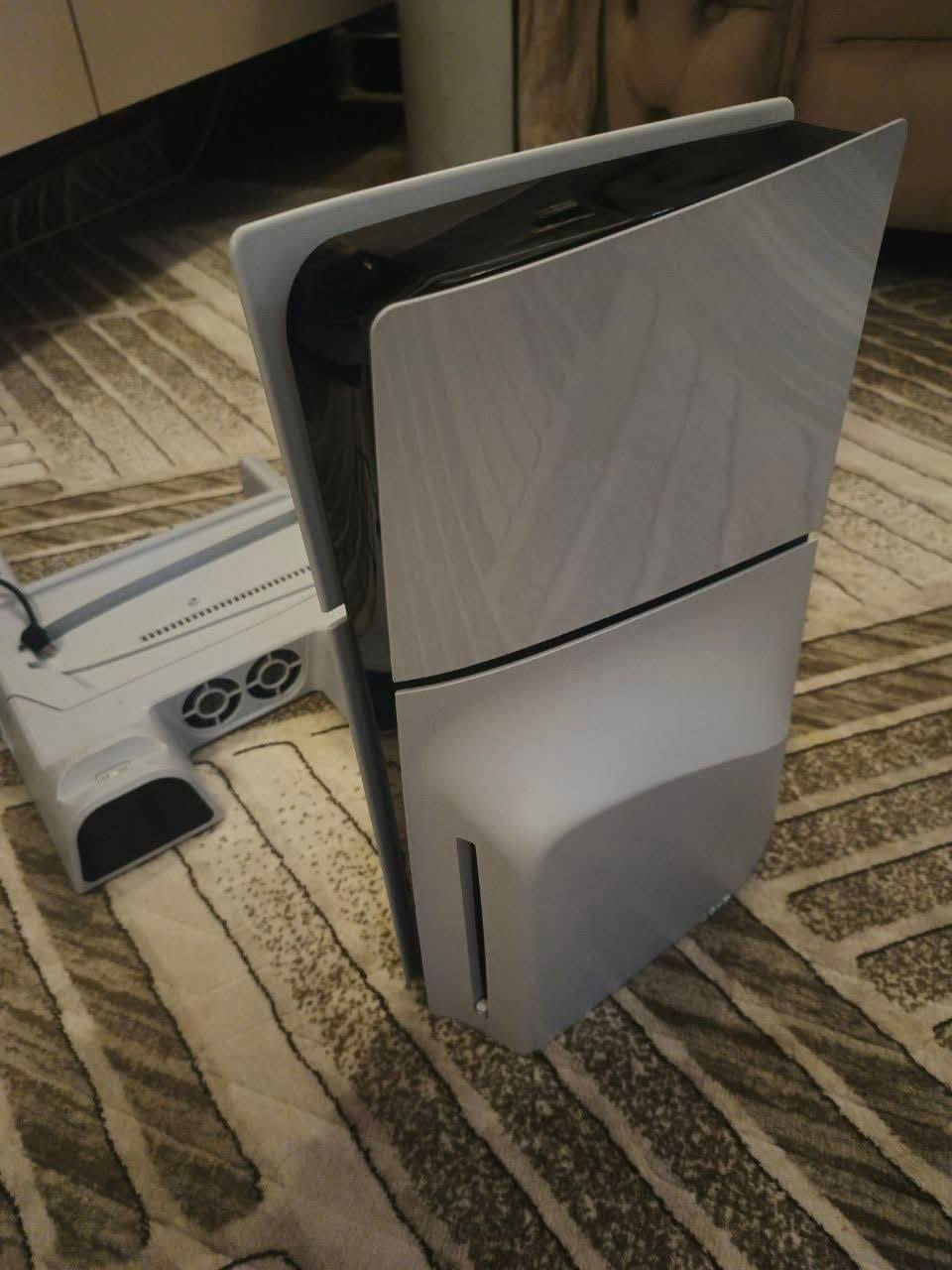 بلي فايف سلم اوربي للبيع
الجهاز نضيف لوك ستيكر ما مصلح
الجهاز معروض للبيع مع الملحقات الاصليه مع يدات ثنين اصليات مع قاعده مع UBS (يوبيئس) دبل بطاريه 1500 نوع ماكسيما
السعر : 800 وبي مجال
مكاني بغداد مدينة الصدر للتواصل واتساب ***********
