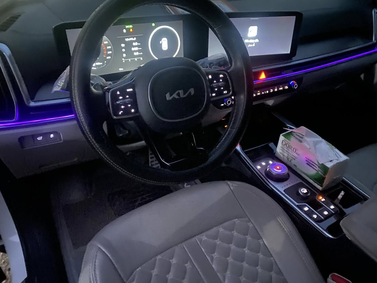 السلام عليكم اخوان من رخصة الأخ مدير الگروب والإخوة الأدمنية  كيا سورنتو موديل ٢٤ رقم بغداد انگليزي محرك ٦ سلندر ٧ راكب ٣ قطع تبريد ماشية ١٧٢٠٠ بيها بارد بالصندوق بسيط ورصعات حصو الشارع ما تتميز إلا بالسونار السيارة مغلفة جلد ارضية وكشنات ما تصرف عليها دينار بيع او مراوس بسورنتو ٢٣ فول مواصفات ١/١ سعر البيع ٣١٠ وبيها مجال شراي يتصل ***********  مكان السيارة ديالى بعقوبة
