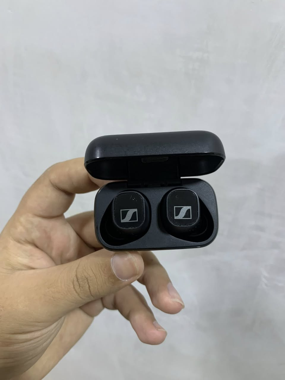 ايربود سنهايزر cx plus true wireless نضيفه شغاله بيها بس التك اليسار ياخذ وقت 10 ثواني بعد التك اليمين يلة يتصل بلجهاز غير هذا السماعه نضيفه وشغاله كلشي تمام سعرها 25 الف متوفر توصيل لكل العراق


**إذا كنت صاحب هذا الإعلان وتريد حذفه لأي سبب، رجاءا أرسل رسالة إلى الدعم الفني**