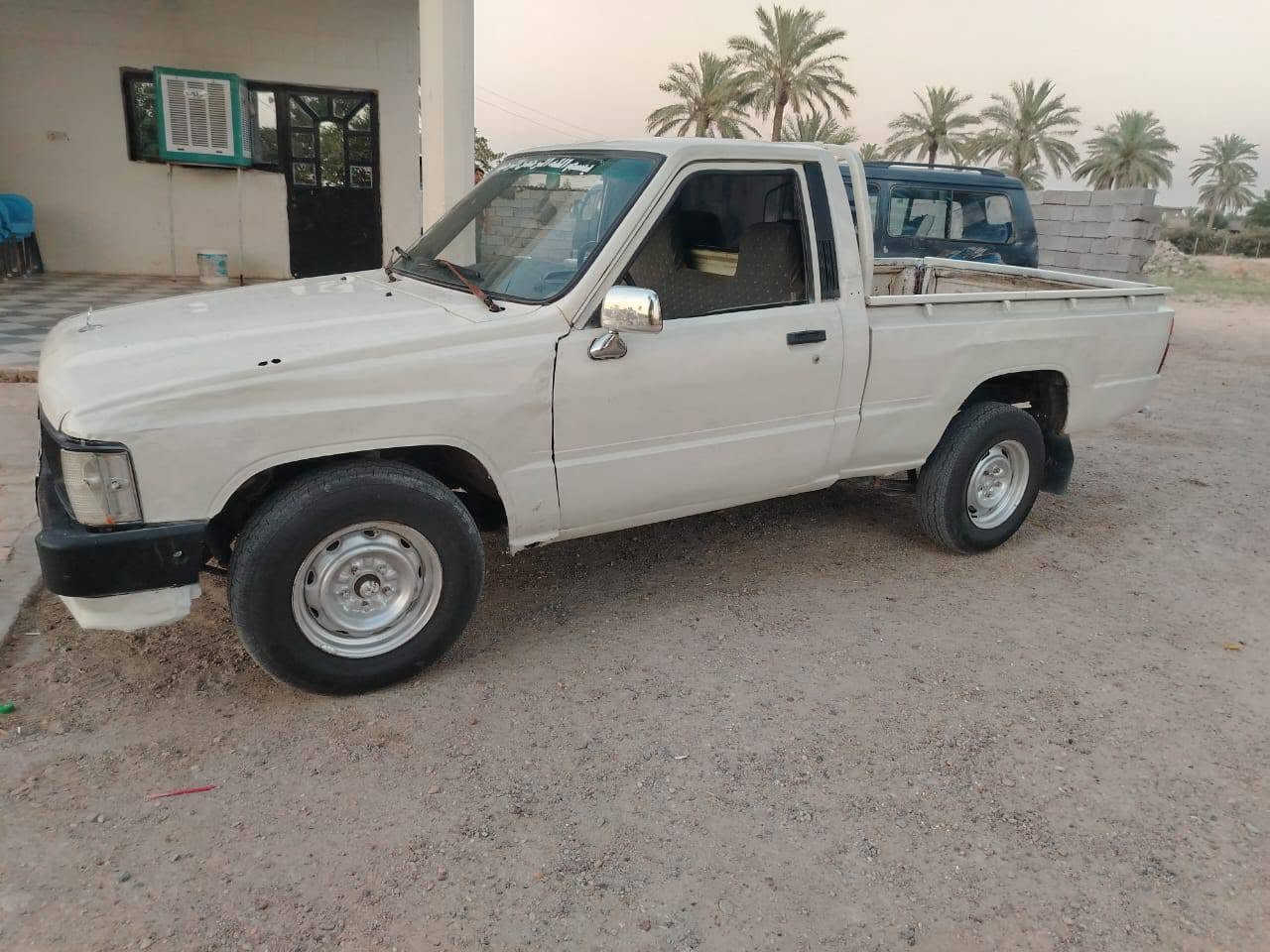 سلام عليكم
***********
بيكم للبيع موديل 1985كامله مكمله من كلشي جاهزة 
تخم تاير بسمي سعر35وبيها مجال بغداد ابي غريب
