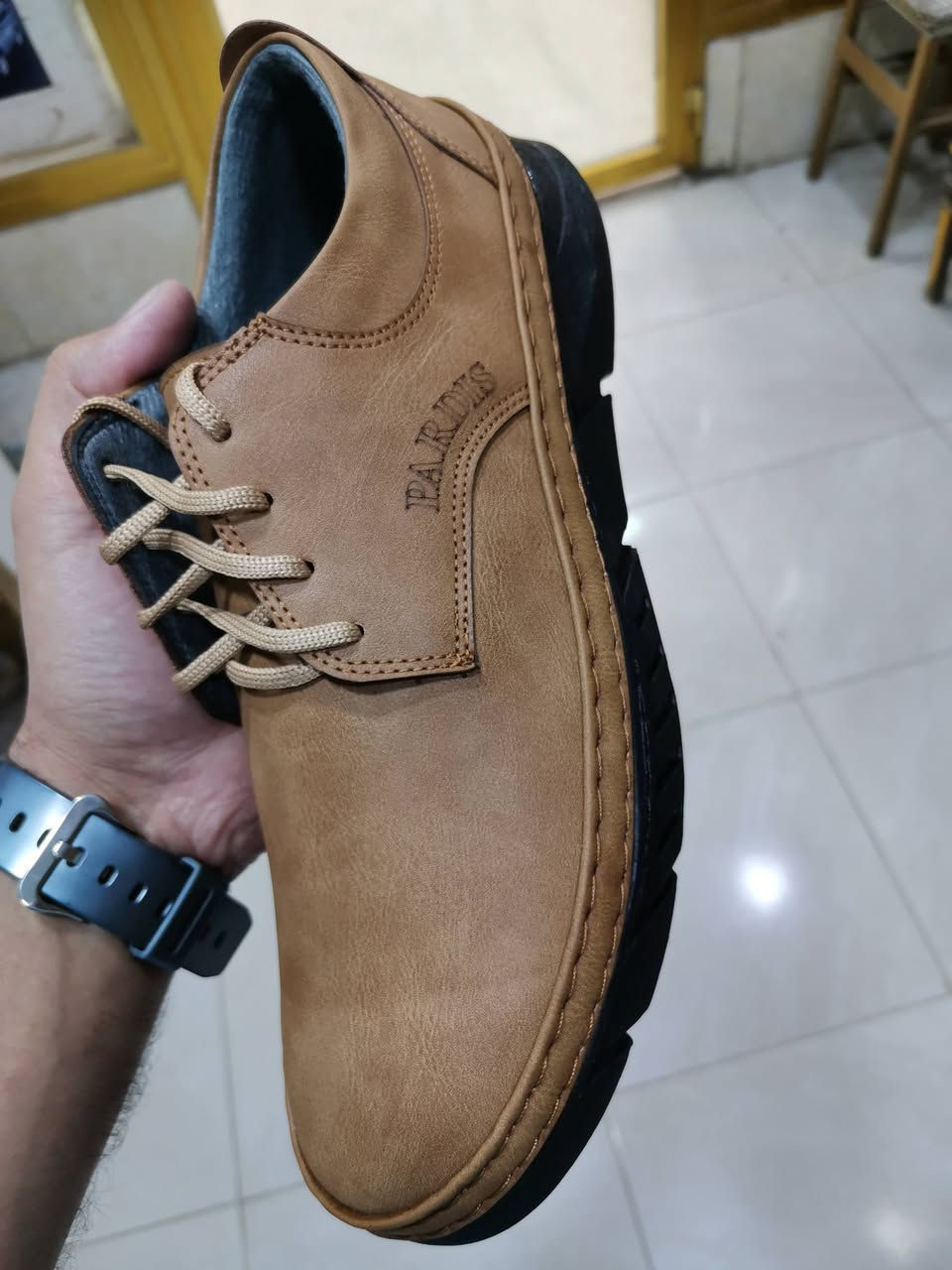 احذيه الشباب بصره عشار حنا الشيخ سعر حذاء 15 الف يتوفر توصيل ***********
