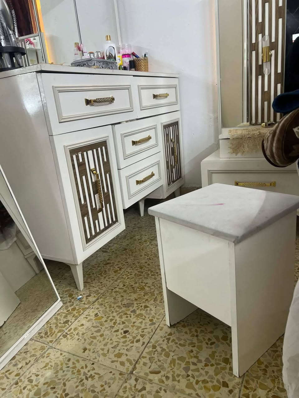 💎💗 غرفة تركي مستخدم
🛏️ ١٠قطع
🚪 نظام أبواب 
💸 السعر ٧٥٠ 
🪛 شد ونقل مجاني


**إذا كنت صاحب هذا الإعلان وتريد حذفه لأي سبب، رجاءا أرسل رسالة إلى الدعم الفني**