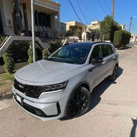 كيا سورنتو2022  Sx العلامة الجديدة   مرقم بغداد  لون مميز سمنتي (سموك)...