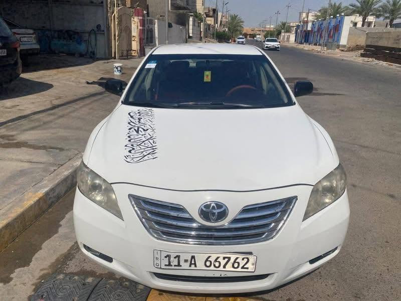 السلام عليكم
كامري للبيع موديل ٢٠٠٧ 
السياره وارد خليجي 
السونار موضح ب الصوره 
مكانها الفلوجه 
السعر ١٠٠ قفل 
***********

