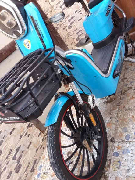 للبيع دراجه شحن نظيفه 2024بطاريات 4سرعه حقيقيه 50دراجه نظيفه وكله على البلادريمونت تشغيل عن بعد جاهزه موجوده بكربلاء كنطرة السلامم السعر 300 موجوده ***********
