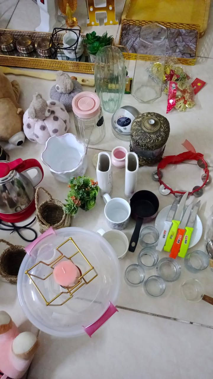 مرحبا مكلف بلنشر غراض بيت للبيع تصفيه بس نضيفات مكانهن قرب جسر البنوك ***********
