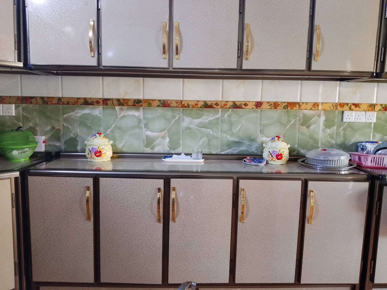 كاونتر 3اقسام كل قسم طوله مترتين وعشرين وزاري ودنكه وسنك استيل دكسام تركي للبيع 2مليؤن وبيه مجال لسعر مكانه اسكندريه


**إذا كنت صاحب هذا الإعلان وتريد حذفه لأي سبب، رجاءا أرسل رسالة إلى الدعم الفني**