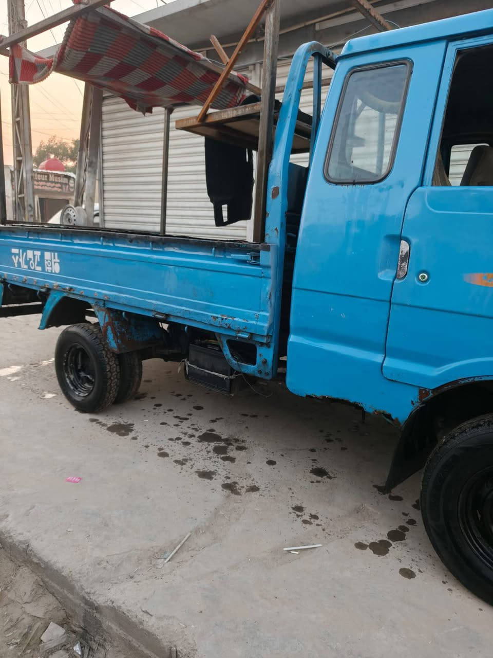 السلام عليكم كيا حمل للبيع سته بتره قماره وربع ماكينه 3000 مال ام عيون مفتوح كيا بدون ارقام بيها خيط بخار مكفوله عشائريا سرقه سعر 20 ورقه وبيها مجال مكان بغداد الكماليه*********** استفسار على هذا الرقم طمكلف بالنشر مكلف بالنشر
