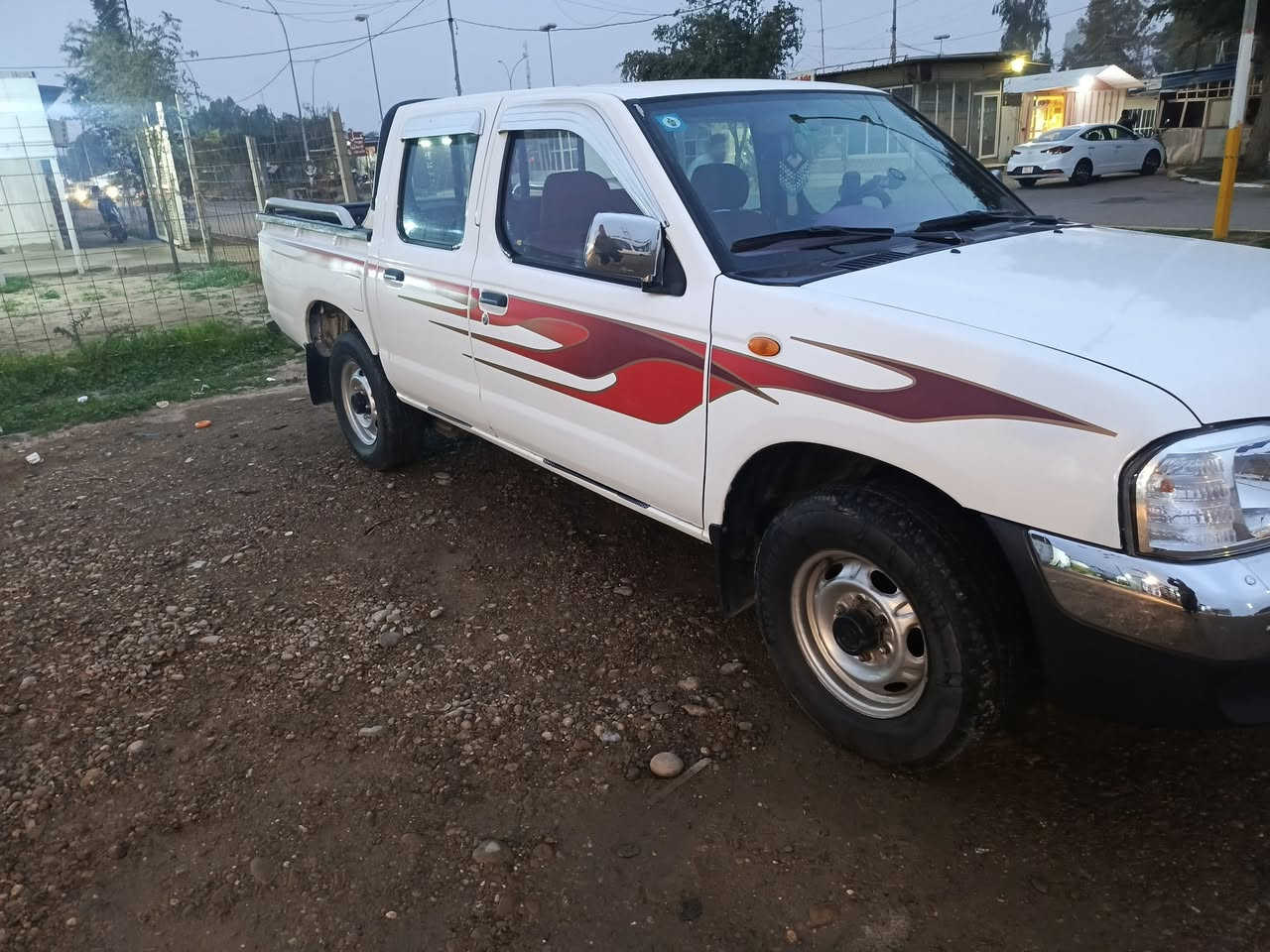 السلام عليكم من رخصت لادمن المحترم نيسان بيكب للبيع ٢٠٠٦ سياره جاهزه جام اربعه كهرباء سنتر لوك ريمون مكفوله من الحادث رقم بغداد انكليزي مصبوغه عام اثر جراد عنوان صلاح الدين ناحية الحاتميه  *********** غير متواجد ع فيس السعر ١١٠ ورقه وبيها مجال قليل
