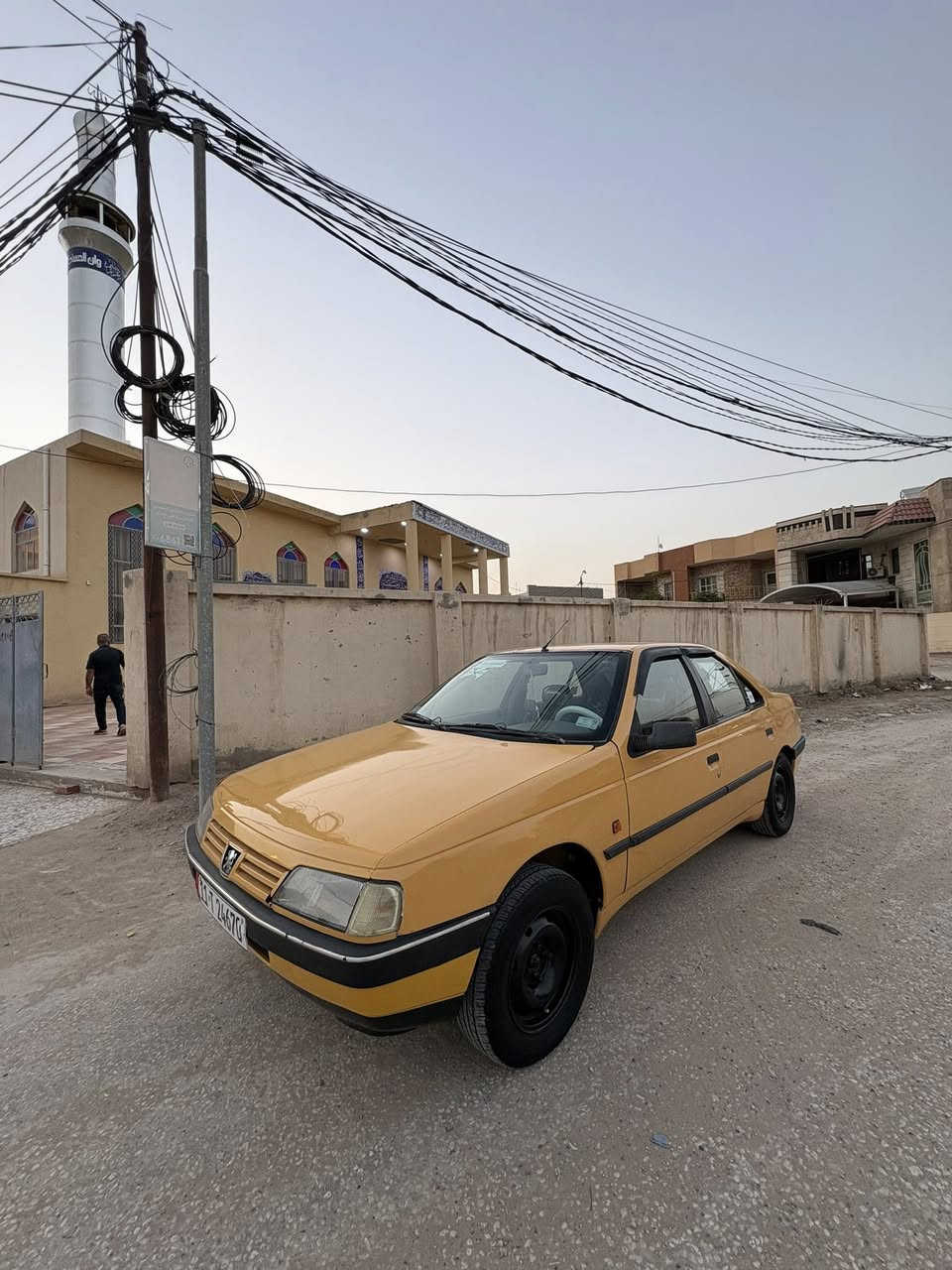 السلام عليكم بيجو 405 للبيع موديل 10 كفاله بيهه بس بنيد مبدل اثر جراد مكفوله من كلشي ع البلاد دواخل كهربائيات كله بلاد ظفاير بلاديه السيارة معنى الكلمه جديده وبلاديه وكلشي شغال بيهه اي كلوب مابيهه نقص تجي وتشوف بعينك كير مكينه تبريد ثلج ❄️ شرط منظومة جديده شرط ثلج ادامه كامله البارحه مسوي الهه من فيت بم  تخم نوزلات سياره تشغل وتطلع ترايك وين متريد مكان السيارة بابل مركز المدينه رقم تلفون 📞 *********** السعر 39 وبيهه مجال كلش قليل  وكلشي اكو بسوك
