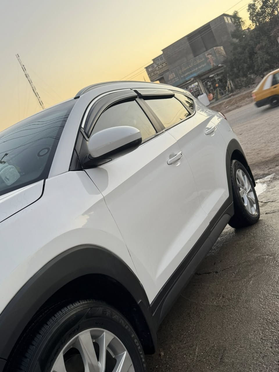 توسان موديل2021
رقم بغداد بأسمي 

محرك I2400

صور الحادث  داخل منشور 

وارد امريكي ضرر جاملغ و البنيد وكاله نفسهن مصلحات 

فول مواصفات عدئ الفتحه 
ماشيه ٤٥
السعر ١٧٤
مكان السياره نجف شارع المطار
للتواصل***********
