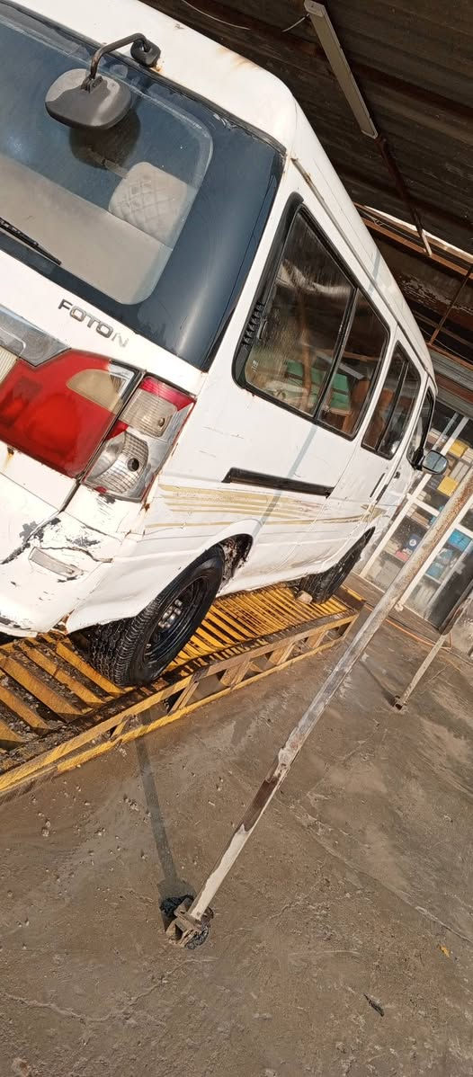 كيه فتون للبيع موديل 2009مصفره هيئه غرامات عليها 500 محرك بيه تنقيص قليل كلش كشر موضح ب صور وداخل موضح بيها خياس قليل جوه سايق مكان بغداد التاجي سبع البور شرط تحويل السعر 45وبيها مجال
***********
