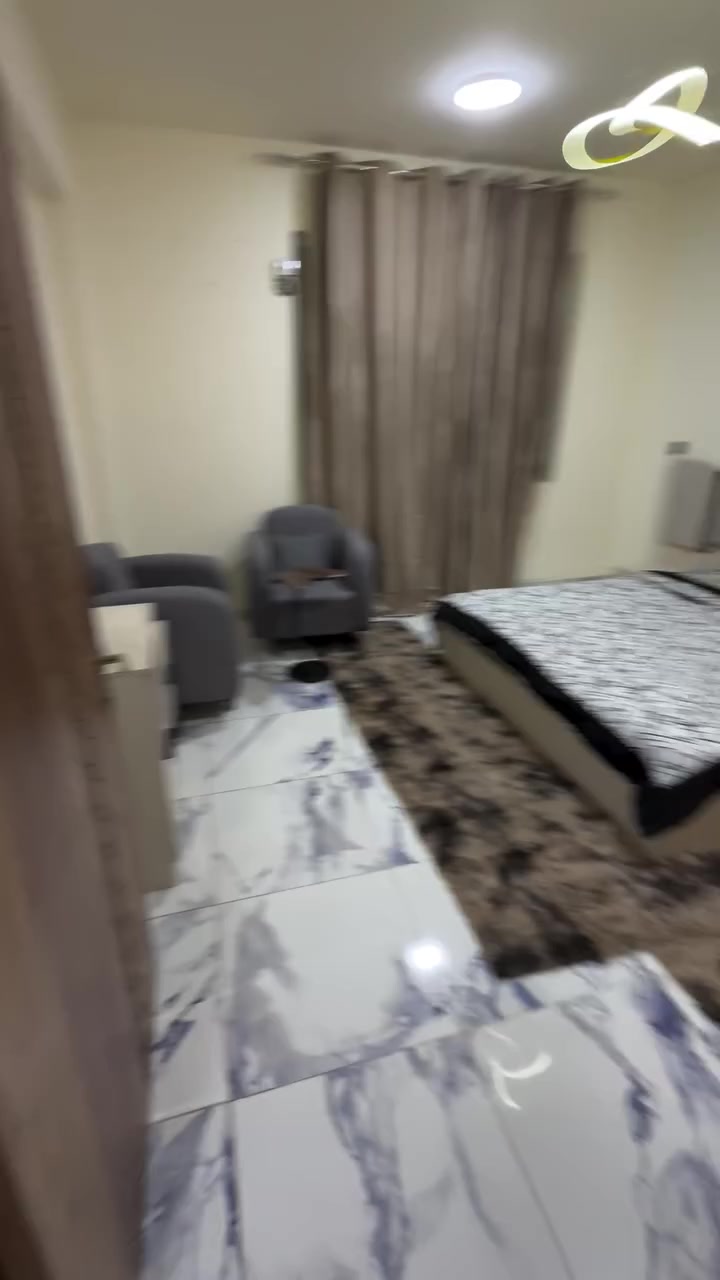 شقه لل ايجار مساحة 80 متر في الكرادة قرب ساحة كهرمانة فرع مستشفى الماس الاهلي بناية الشيد 5 طابق ارضي
كراج تحت الارض وسكيرتي وخدمات نفايات 
صاله وغرفتين نوم وحمام ومطبخ 
مؤثثه بل كامل  
3 اشهر مقدم معى تأمينات 
عقد 6 اشهر او سنوي
ثريات وسبالت
***********
