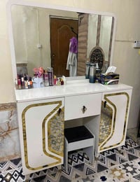 ميز تواليت • جديد • نهايته ٥٠