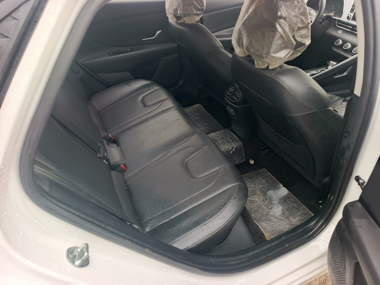 السلام عليكم ورحمة الله وبركاته
النترا مديل 2024 ماشيه 45 الف كيلو متر السياره بحاله لوكاله مكفول من كلشي لابارد ولاصبغ ولاتبديل سياره زيرو فول مواصفات فتحه كامرا دواره شاشه حساسات السعر 145 الاستفسار ***********؟ مكان السياره بابل
