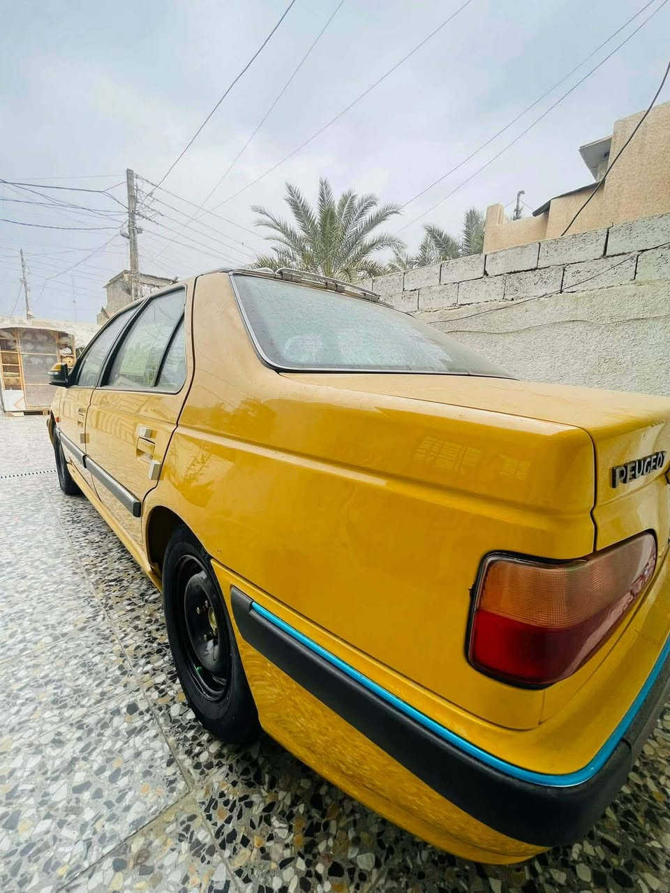 السلام عليكم
بيجو بارص للبيع موديل 2015
كير محرك كفاله 
بيه هلالات الخلفيات مصلحات 
وبنيد مرشوش 
رقم بغداد تحويل ثاني يوم 
السعر 50 
*********** مكانه بوب الشام
