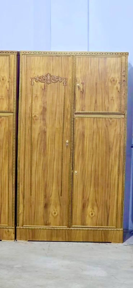 وصول وجبة من كناتير والبوفيات خشب صاج تكمه عيار ثقيل مو خفيف
كنتور 4 باب ب300
كنتور 3 باب ب250
كنتور 2باب 185
بوفية 3 متر ب250
بوفيه 2ونص 225
بوفيه مترين ب185
بوفيه متر ونص 135
بوفيه متر 85
وبيهم مجال
ناحية العلم قرية الربيضة خلف مدرسه سومر للبنين *********** 
 ويوجد خدمه توصيل
