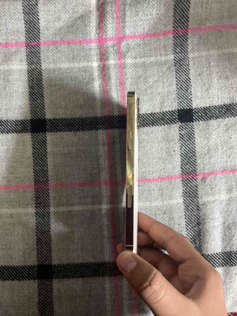 سلام عليكم.
آيفون 13 برو ماكس لون ذهبي 
أمريكي 🇺🇸.  
كفاله كفاله عامه 
بطاريه 83‎%‎
ذاكره 512
الجهاز كامل 
مكاني بغداد حي القاهره موجود توصيل بغداد فقط
للبيع شعر خاص أو الاتصال بالرقم أو واتساب (***********)
