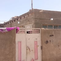 بيت للبيع المساحه210م متكون غرفتين وصاله ومطبخ وديوانه جاهز من كلشي +ق...