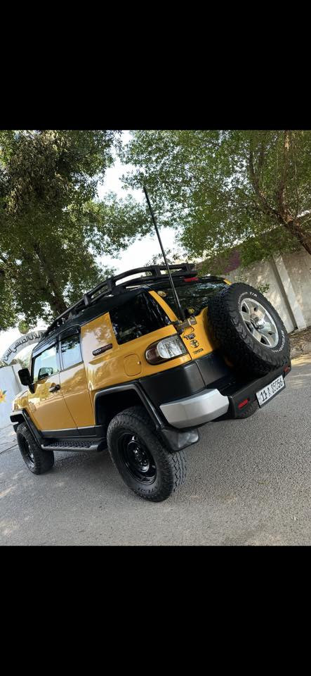 السلام عليكم 
تويوتا fj 2007للبيع 
فول مواصفات 
ماشيه ١٦٨الف كيلو 
مكانها بغداد ب اسمي 
للاستفسار ***********
