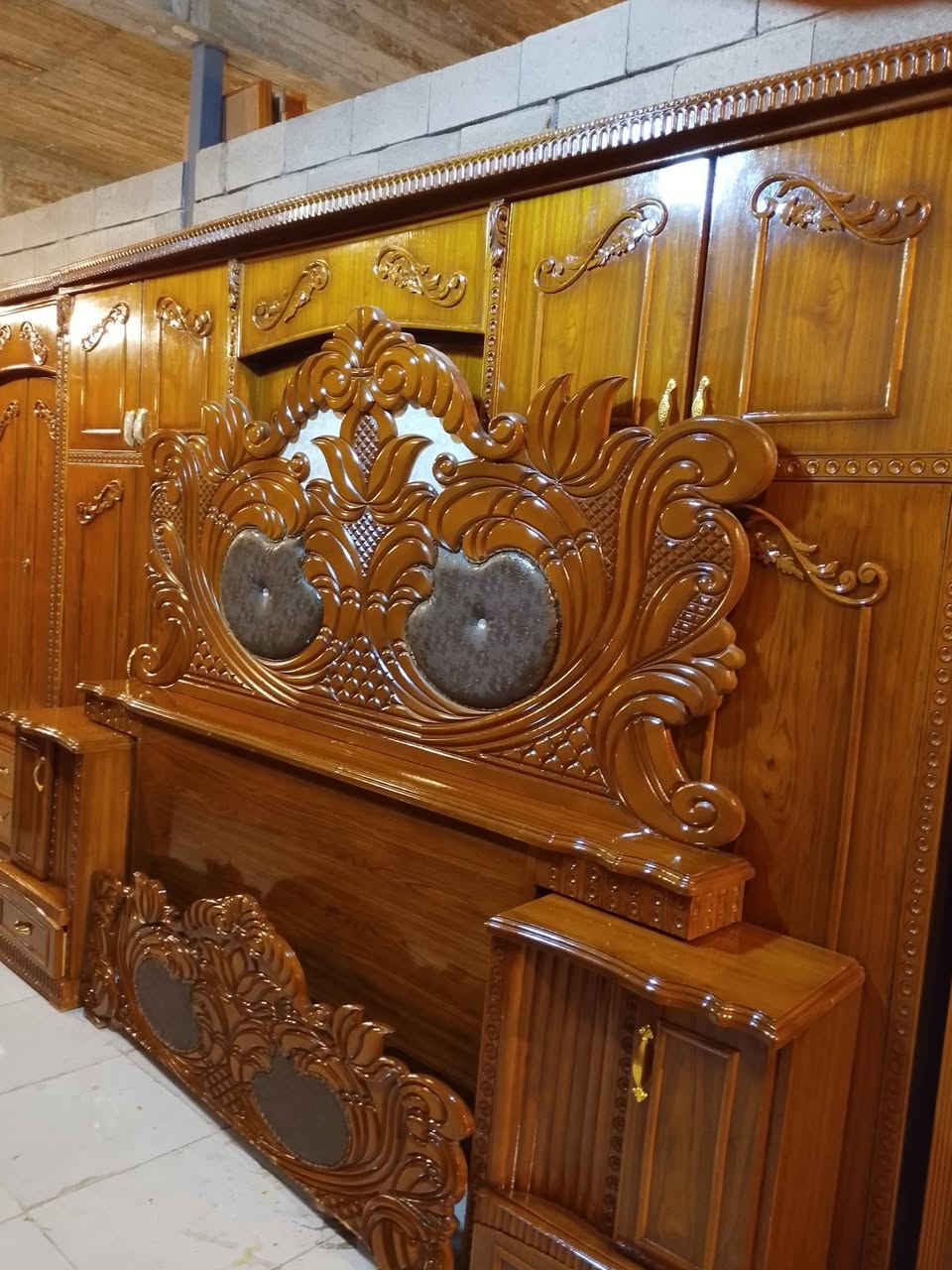 غرفه سته أبواب ملحق شغل ثكيل نقش زان زان صبغ حراره الغرفه اخو الجديد نظيف جدا جدا ***********
