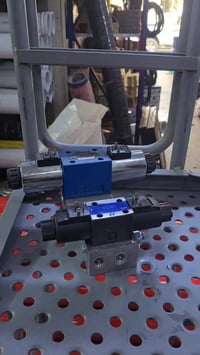 🎬 فيديو تعريفي: الكهربائيات (الصمامات الهيدروليكية الكهربائية) ⚙️⚡  في...