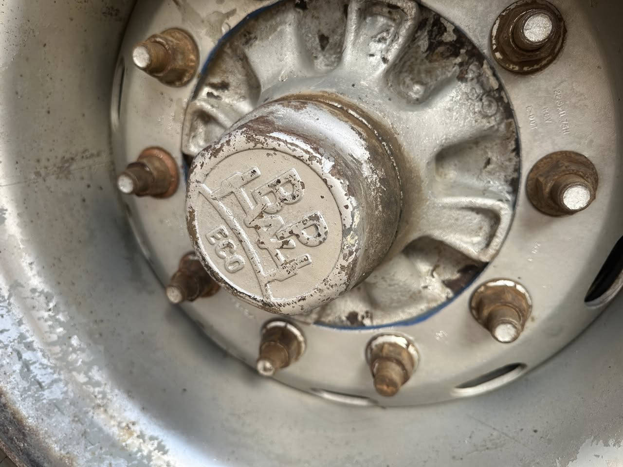 عەرەبانەی جادر
ڤەسلو ڕەپت حازرە بۆلێکردنەوە تایەو جادری لۆک هەمو گیانی بەشەرت شەنسی بێ ژەنگ وتەقیوی 
***********
***********
