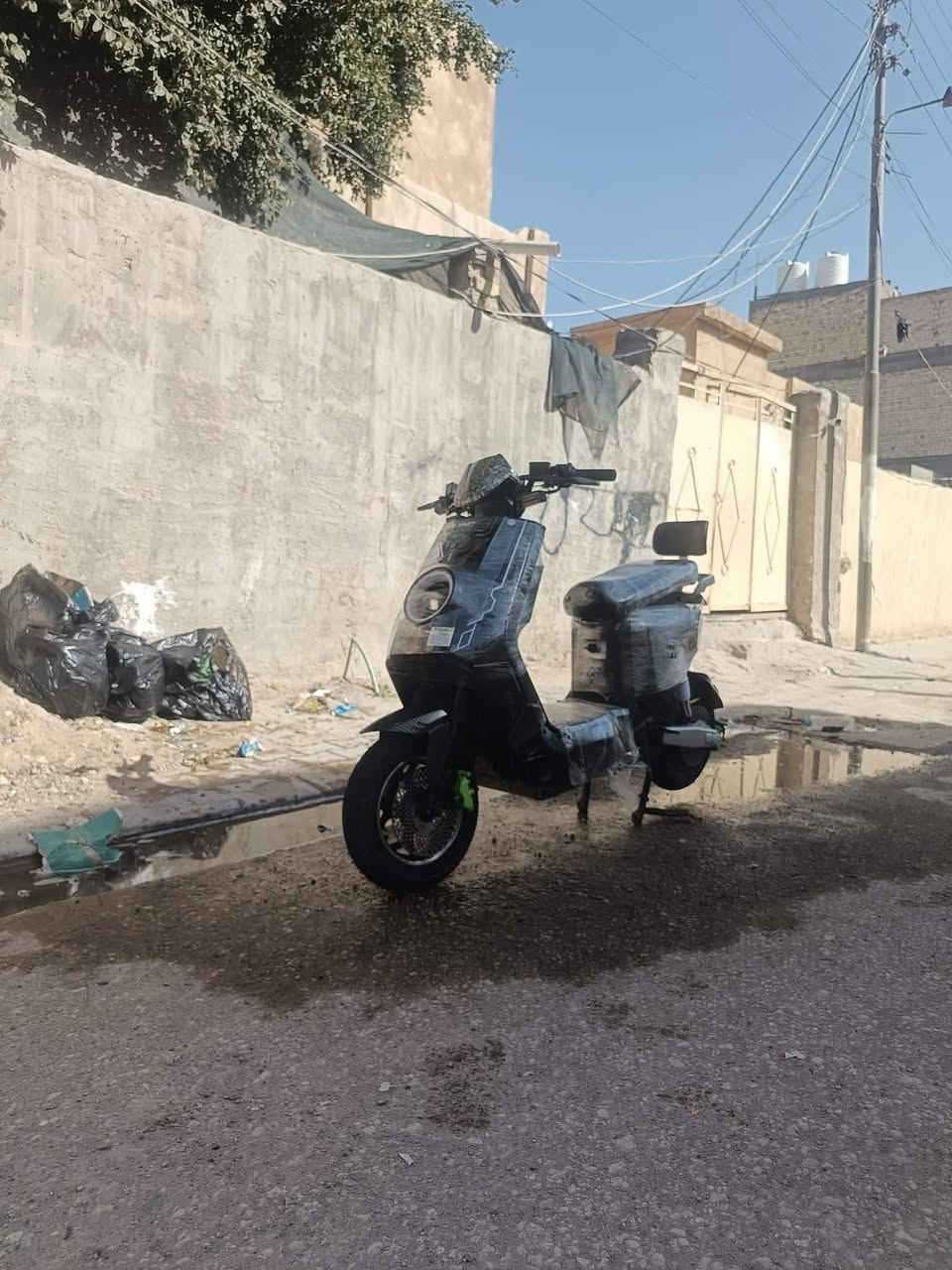 سلام عليكم دراجة شحن 6بطاريات كبار يمشنك مسافة طويلة
سرعة وشلعه والتراي يحكم لايت عالي ناصي ودكمة رماش 
هورن دسك رياضي بريكات دهن يعني بل مكان ويل امامي رياضي مدكر رياضي خلفي جاملغ كاربون فايبر امامي والخلفي أيضا السعر 475 وجوه السوك شرط للاستفسار *********** وتساب وتصال موجود 24ساعه
