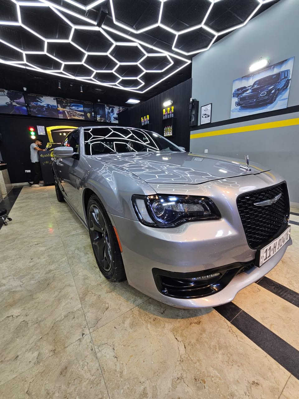 السلام عليكم اوباما١٨sماشيه ٧٤قابله للزياده السياره جديده مابيه كل نقص بدون ايرباك فقط بنيد صبغ
***********
