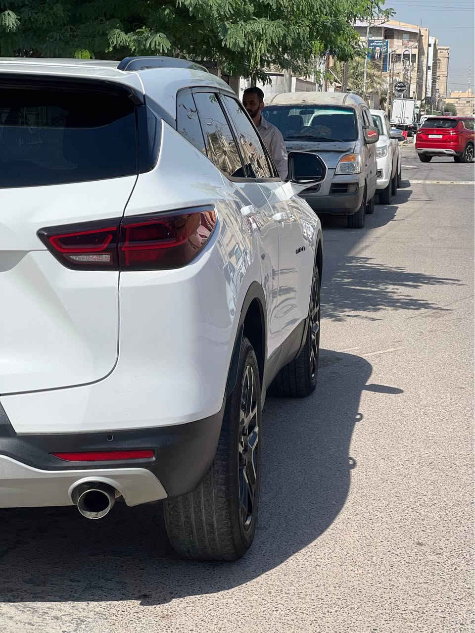 السلام عليكم بلايزر 2024
بلاك توب 2LT 
حادث جاملغ وبنيد  بدون رقم تترقم جميع محافضات 
موصفات نص فول 
ماشيه ١٨ ميل 
تيربو 
*********** البصرة, العراق
