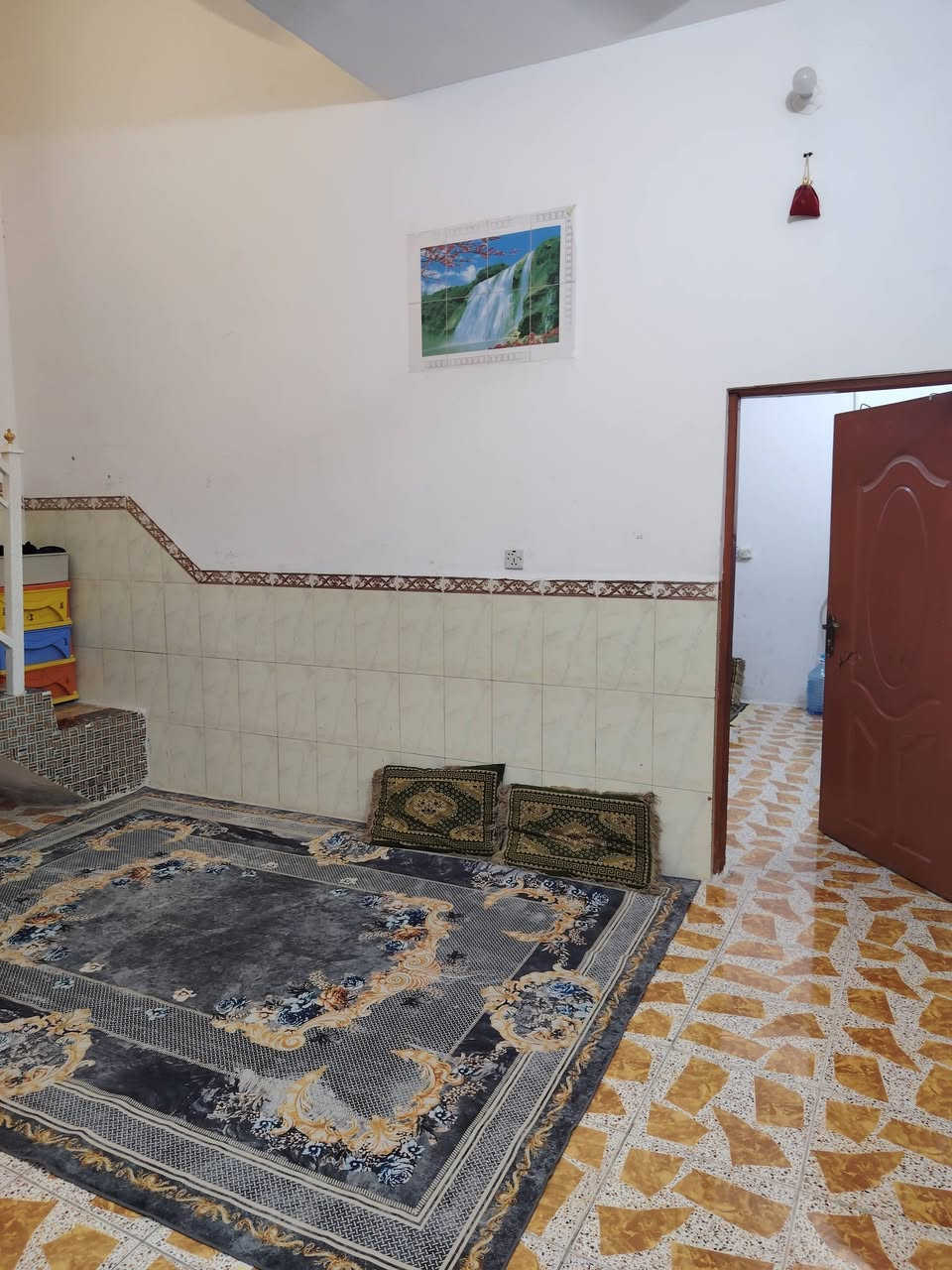 بيت للبيع في حي الفقراء مساحته ٧٣ متر جاهز من كلشي بشارع المختار قريب من سيد بشير رقم *********** وبيه وتساب
