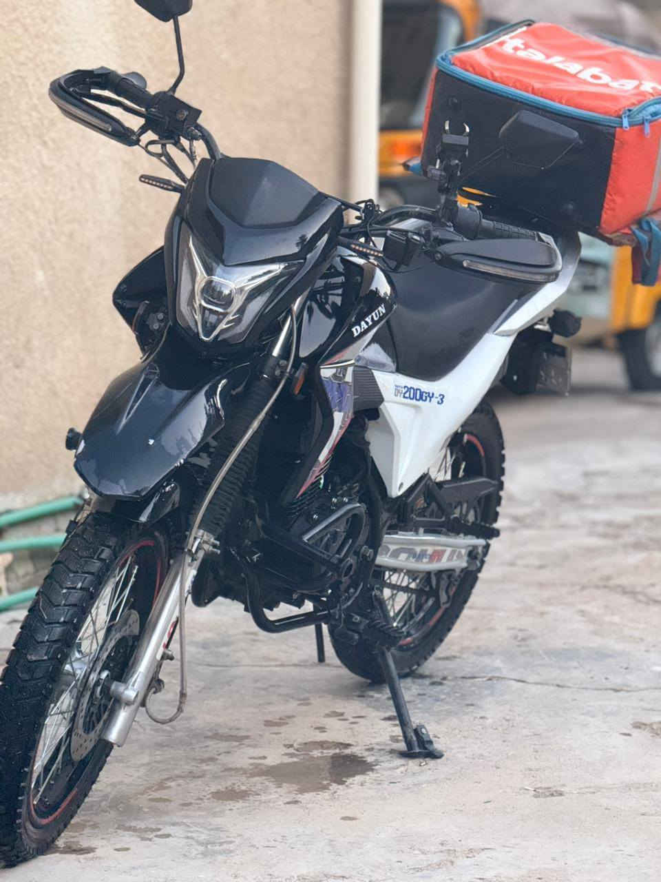 سلام عليكم دراجة دايوان جبلي  للبيع سعر ٢٦٠٠بيهة مجال للطيبين رقمي ***********
دراجة كفالة عامل من اي شي
