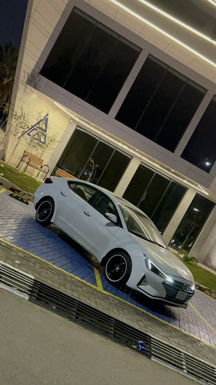 السلام عليكم النترا موديل. 2020 خليجي مكينه 2000 دوش 
السياره بيها بارد بل جاملغ الأمامي شبرين وبيها جاملغ الخلفي شبر والباقي كفاله عامه مكينه كير تبريد حداديه السياره كلش نضيفه ابيعلك  على وضع الشركه اشدلك الوياله البلاديه السعرر (165) وبيها مجال مكان السياره البصره المعقل ***********
