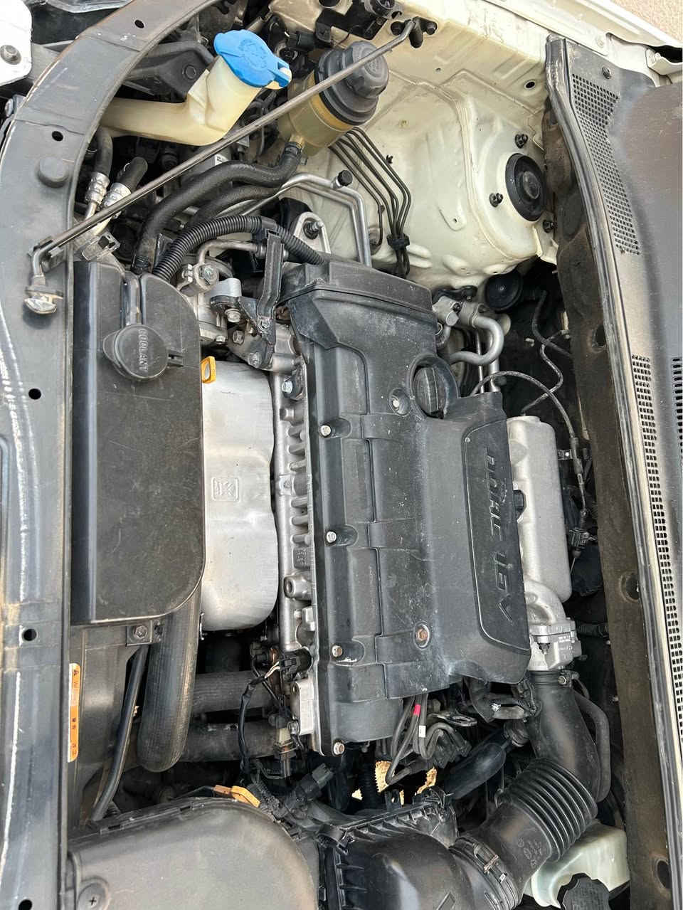 كيا سبورتج مكفوله بيه مكانت بارد فتحه نجف تخم تاير كير محرك تبريد كله جيد حداديه جيده سياره جاهزه مديل2010عنوان نجف رقم موبايل*********** النجف, العراق
