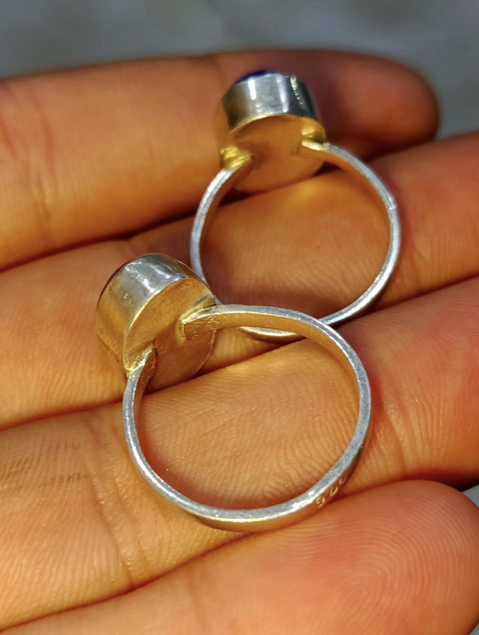 خواتم حجر اللازورد طبيعي اصلي ذمة صياغات يدوية ملائية ناعمة فضة ٩٢٥ أسعار جدا مناسبة💙
حجز وتفاصيل أكثر خاص او واتساب ***********🌹
وموجود عندي كل انواع الاحجار والمحابس الفضة والنحاس.
