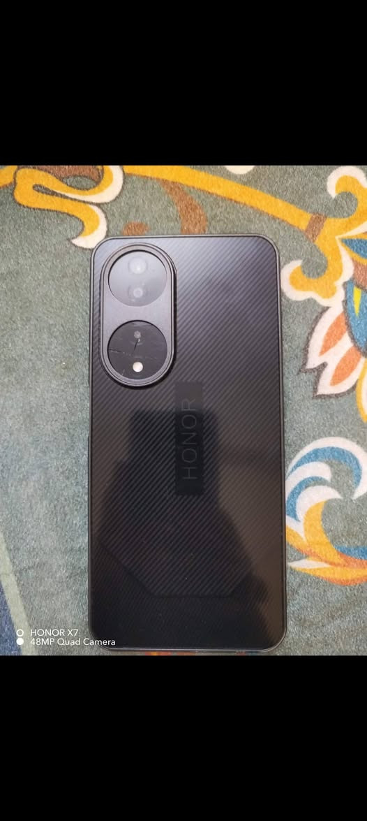 سلام عليكم للبيع هونر x7b ذاكره 256 عشوايه 60 بطاريه 6000 ملي امبير يعني انسه الشحن الكامره الخلفيه 108 ميكا بكسل فقط امبدل شاشه وكاله والله 
سعره 150 وبي مجال بصيط للستفسار يتفضل مازنجر
مكاني نجف مطار الجديد


**إذا كنت صاحب هذا الإعلان وتريد حذفه لأي سبب، رجاءا أرسل رسالة إلى الدعم الفني**