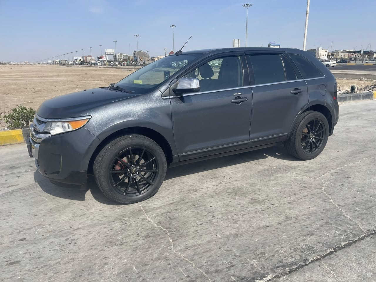 سلام عليكم
للبيع اومراوس 
فورد ايدج 2013   LIMITED خليجي لون اسود صدفي السياره مغلقه ppf لامع 
رقم بغدادسنويه جديده  هزه جديده  شركة  نيڤا  استلام 2018 فول مواصفات 1/1...بيهة  ضربه خفيفه باب السائق  مبدل اصلي وبارد جاملغ  والباقي مكفوله ماشيه 108كيلو 
كير محرك جديد
حساسات خلفية 
محرك ٣٥٠٠ 
كشنات كهرباء 
باسوورد بالباب 
مري كهرباء 
اضائة بالمري 
كروز سرعة 
تحكم ستيرن 
بانوراما  بصمه

سيارة كاملة ع اخر حبة شغل واطلع وين ماتريد

السياره مغلقه ppf السعر  117
العنوان البصره

‏‭0781 572 9932
