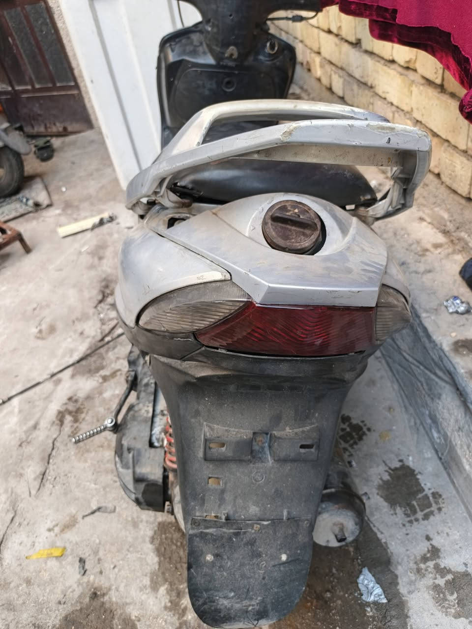 سلام عليكم دراجه ماكس 140 دراجه تحتاج كابريتر فقط تاخذ وتطفه دراجه تحتاج ترتيب مثل دبل اشاير ولايت فقط عداد كيلو متر شغال سعره 175 وبيهه مجال للشراي مكاني بغداد حي العامل ***********
