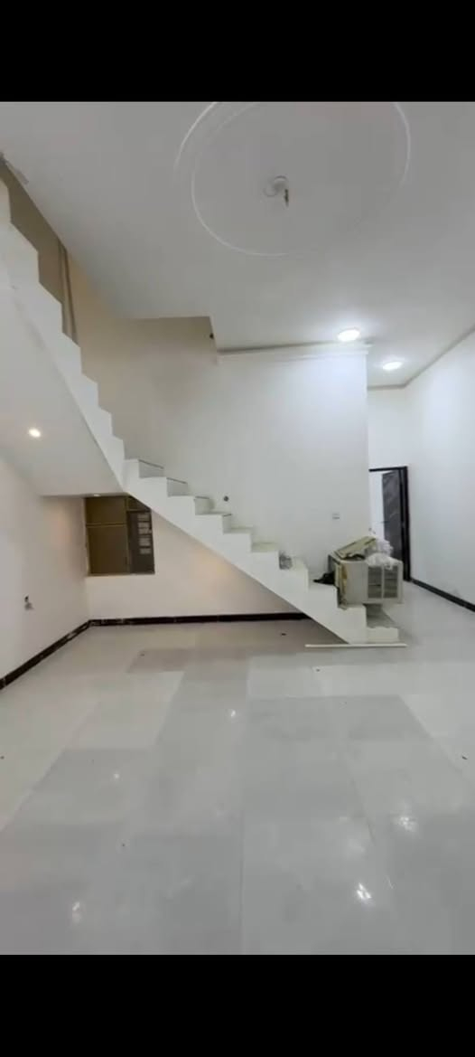 بيت للبيع في التنومه الصالحيه شارع الامام الحسن قرب شارع ابي طالب  مساحة ١٢٠متر 
طابو زراعي 
غرفه و ستقبال ومطبخ و صحيات 
بناء جديد السعر 65 بي مجال 
التواصل 
***********
***********
