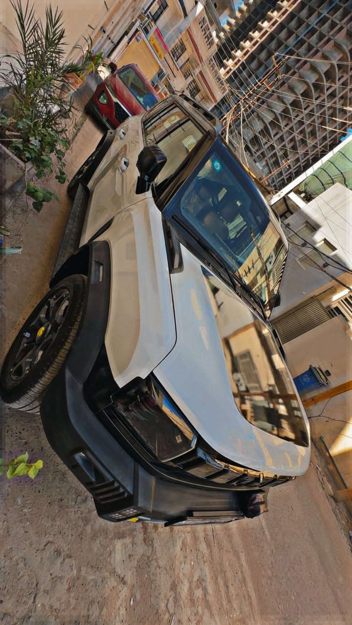 جيتور T2 2025
جيتور T2

الموديل: 2025 (هارلم)

العداد: 33كم قابل للزيادة 

اللون:   ابيض. داخل عسلي

المحرك: 4 أسطوانات L 2.0 تيربو 254 حصان حقن مباشر

عزم الدوران (نيوتن-م): 390

ناقل الحركة: اوتوماتيكي دبل كلاتش من 7 سرعات

نظام الدفع: نظام دفع رباعي متطور من BorgWarner

الضمان الأساسي: 6 سنوات وعداد كيلومترات مفتوح

ضمان المحرك: 10 سنوات او 1،000،000 

بعدها داخل الضمان و الصيانة كلها داخل الشركة 

المواصفات:

*فتحة سقف بانوراما 1.1م

*إطارات قياس 20 إنچ

*الصندوق شفط

*الشباك الامامي المضاء  بجيتور 

*مثبت سرعة مع رادار تفاعلي

*نظام القيادة شبه الذاتية

*نظام الكبح التلقائي في حالة الطوارئ

*نظام تحذير الاصطدام الامامي والخلفي

*كاميرات محيطية 540 درجة

*حساسات أمامية وخلفية

*نقطة عمياء

*نظام تحذير مغادرة المسار

*نظام المساعدة للبقاء في المسار

*شاشة التحكم بقياس 15.6 إنچ

*شاشة القيادة بقياس 10.25 إنچ

*نظام صوتي متطور 12 سماعة من Sony

*نظام أبل كاربلاي وأندرويد أوتو لاسلكي

*نظام اوامر و تحكم صوتي

*مقصورة الركاب من الجلد الفاخر والكنتارا

*مقعد السائق والراكب كهربائي

*مقاعد السائق والراكب مبردة

*مقاعد السائق والراكب مزود بذاكرة لحفظ 3 وضعيات الجلوس

*إنارة ترحيبية مع إنارة محيطية متعددة الالوان

*عتبات الأبواب مضيئة

*مصابيح أمامية وخلفية أوتوماتيكية LED 

*التكيف التلقائي للضوء العالي

*نظام تقليل الضجيج النشط مع زجاح مزدوج

*المرايا الجانبية قابلة للطي كهربائياً ومدفئة

*دخول ذكي و تشغيل عن بعد

*خاصية إغلاق نوافذ وفتحة السقف عن بعد

*شاحن هاتف لاسلكي سريع

*نظام تنقية الهواء PM2.5 وفلتر N95

*مسند الذراع الوسطي مع ثلاجة

*انماط قيادة متعددة للطرق الوعرة

*وسائد هوائية امامية و جانبية عدد 6

*ماسحات الزجاج الأمامي مع حساس للمطر

*دوسات جانبية

*نظام الفرامل الأوتوماتيكي Autohold

*نظام التحكم بنزول المنحدرات

*نظام المساعدة لصعود المرتفعات

*نظام مراقية ضغط الاطارات
 الاضرار—- شبر صبغ  حافة البنيد
السعر 250$ وبيهه مجال

مكان السيارة بغداد /المنصور

***********التواصل ع الرقم واتساب
