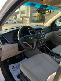 توسان للبيع نضيفه ومكفوله كفاله عامه  كفاله كير ومكينه وانطيك ضمان ثلا...