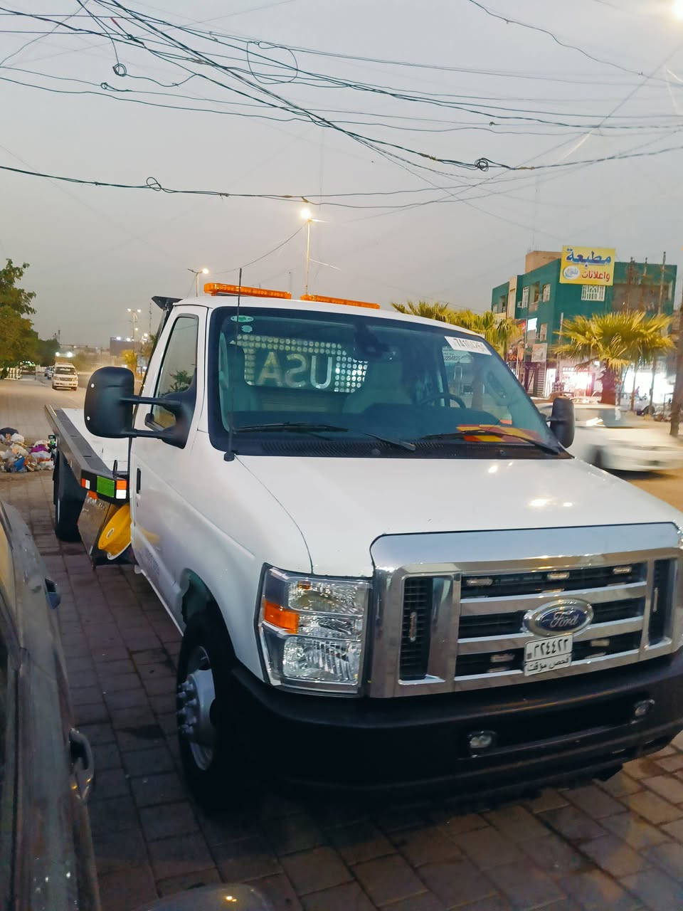 للبيع موديل ٢٣  مكينه ٨ سلندر بانزين  منضومة غاز جديده بدي نزال ٣ جكات خاشوكه بدي ٥ او نص يرهم مراوس بسياره صالون 
مكان بغداد السعر ٣٨٠ $ 
***********
